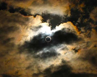 solar eclipse clouds